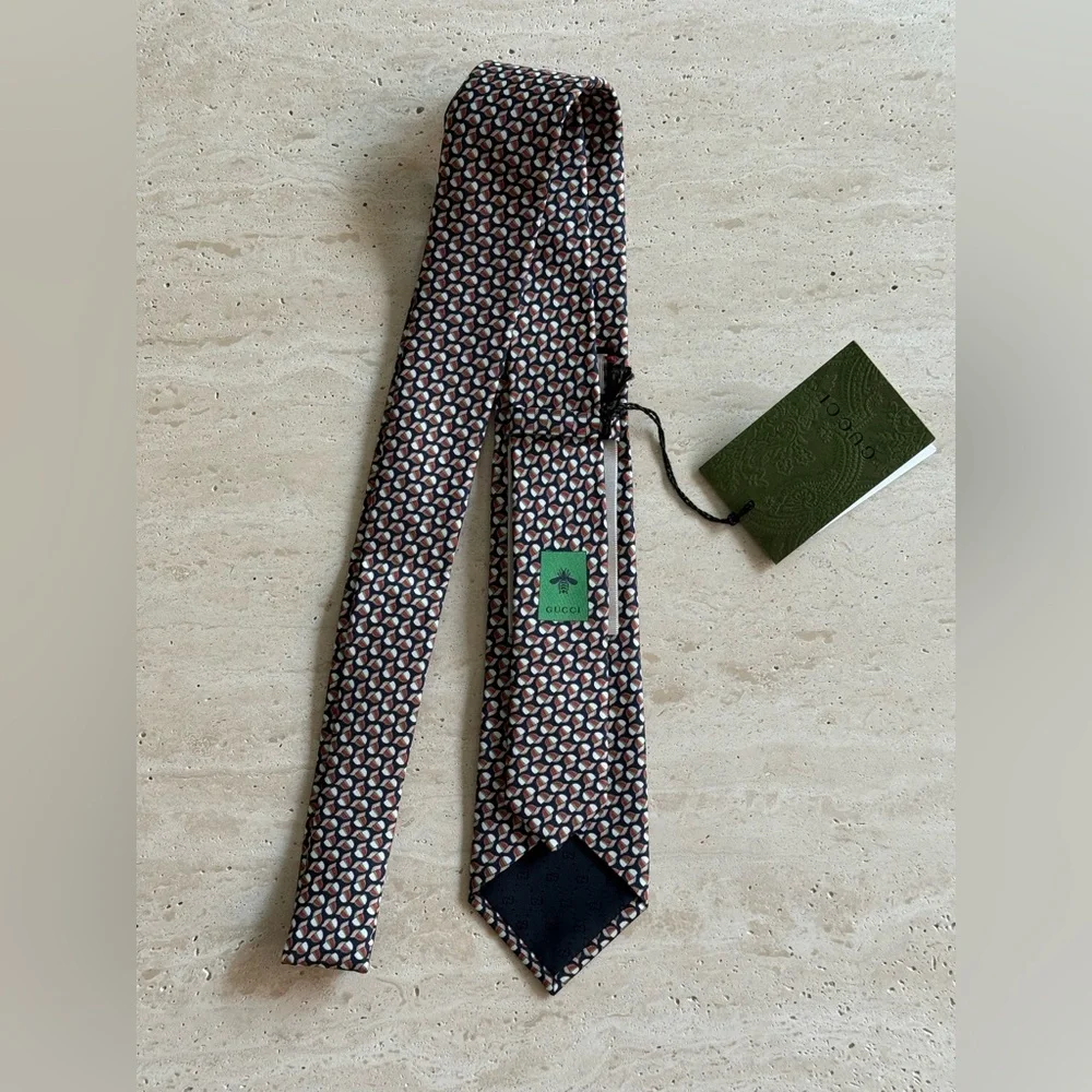 NWT GUCCI INTERLOCKING G BASEBALL HAT PRINT SILK TIE 💝🧢